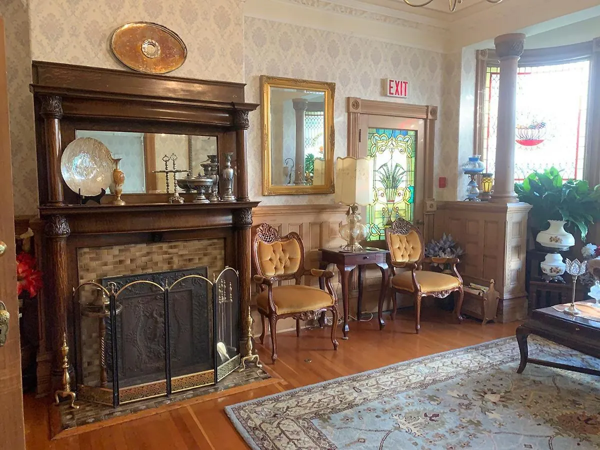 *** Bed & Breakfast Haterleigh Heritage Inn Victoria Canada