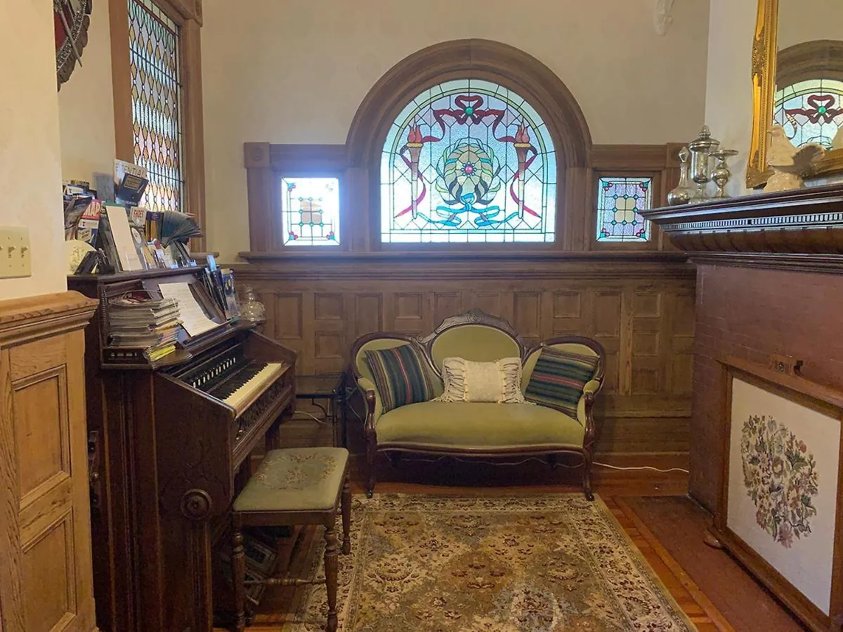 Haterleigh Heritage Inn Victoria Bed & Breakfast