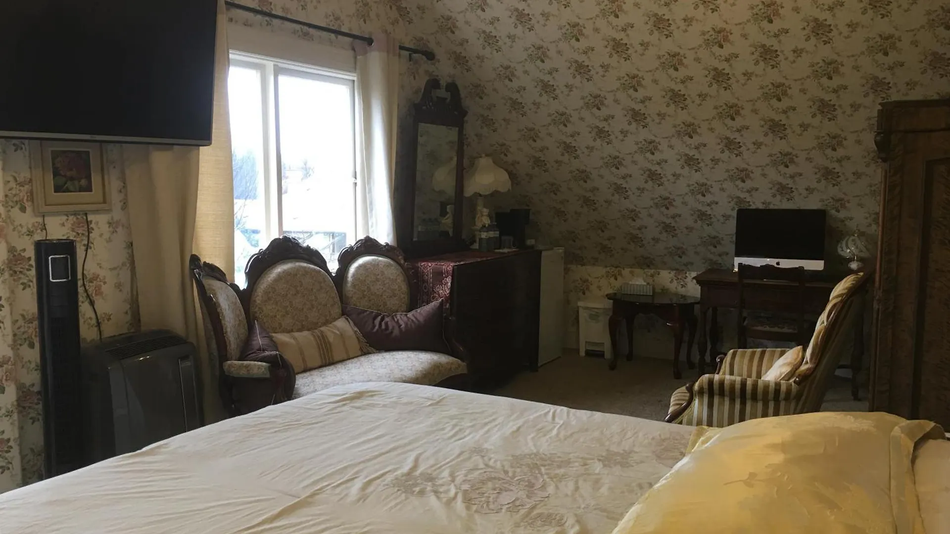*** Bed & Breakfast Haterleigh Heritage Inn Victoria Canada